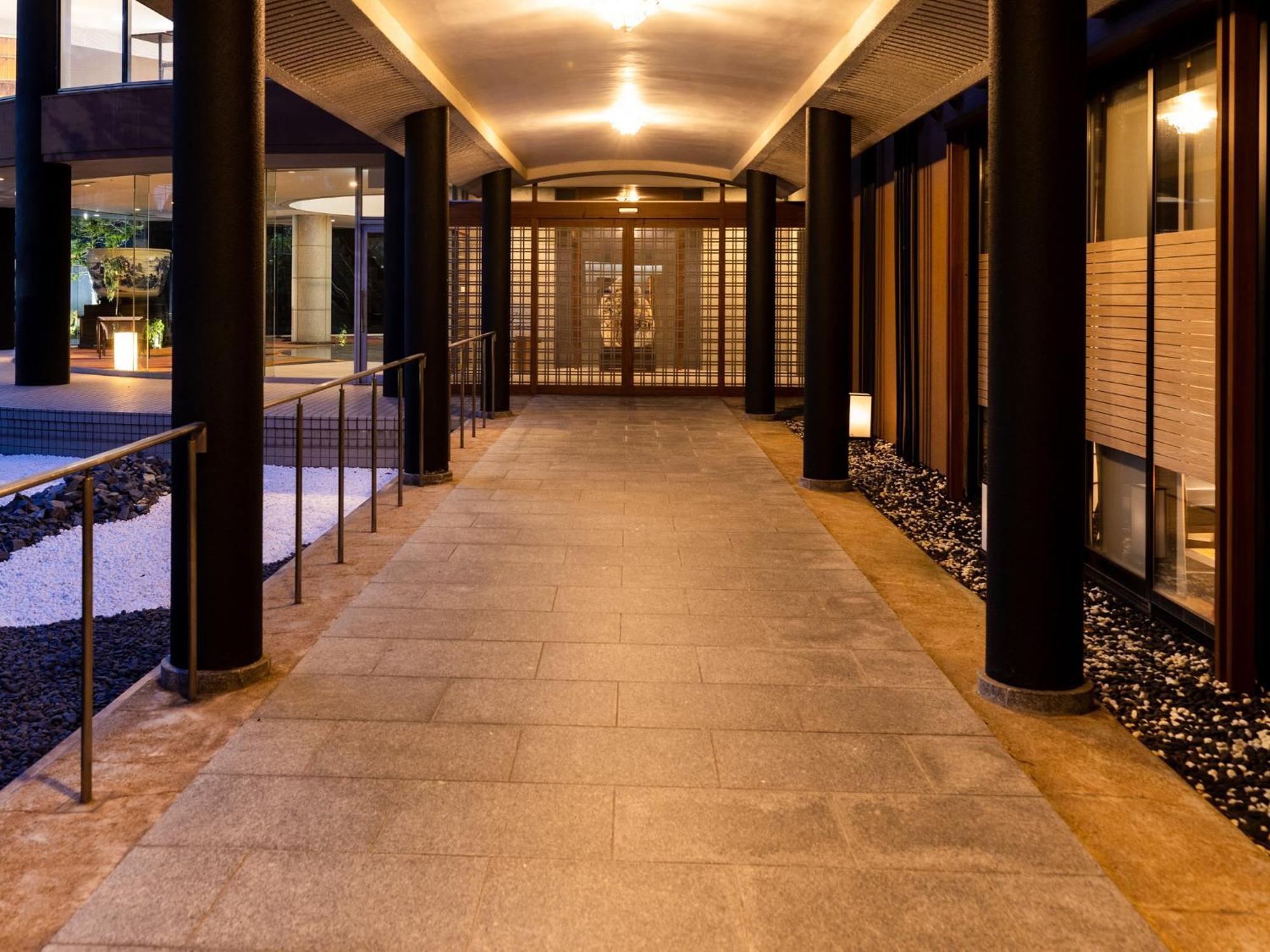 Apa Hotel & Resort Kaga Katayamazu Onsen Kasuikyo Exterior photo